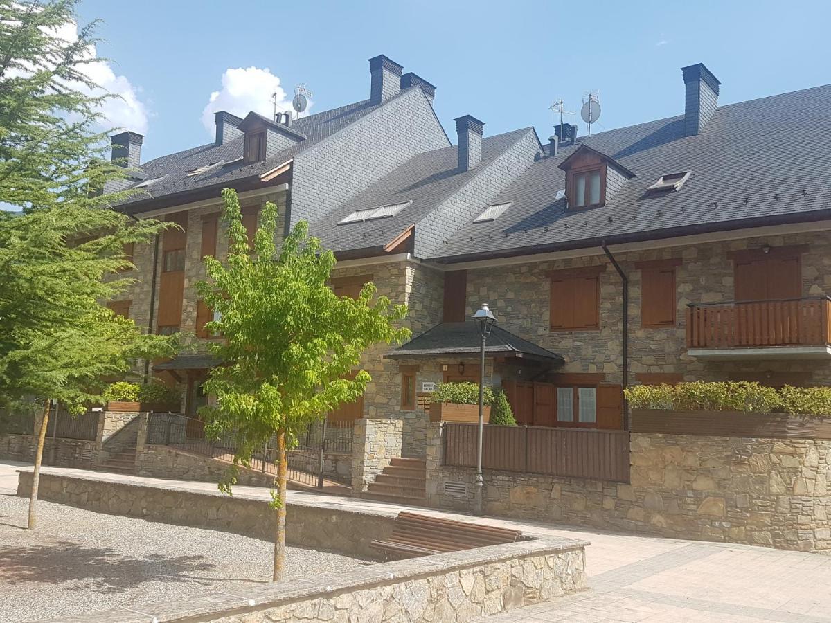 Family Attic Esterri Естери д'Анеу Екстериор снимка