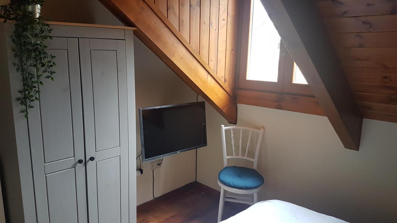 Family Attic Esterri Естери д'Анеу Екстериор снимка