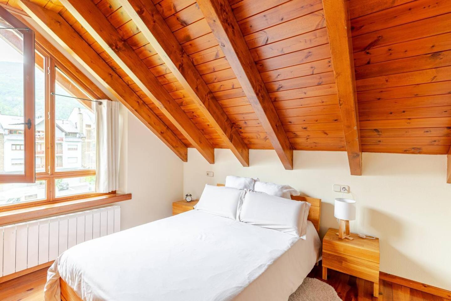 Family Attic Esterri Естери д'Анеу Екстериор снимка