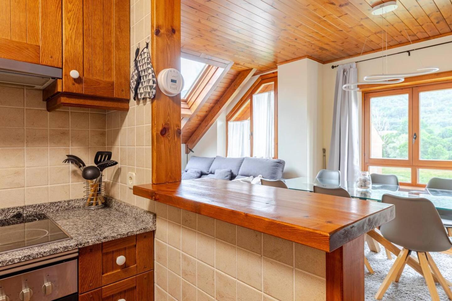 Family Attic Esterri Естери д'Анеу Екстериор снимка